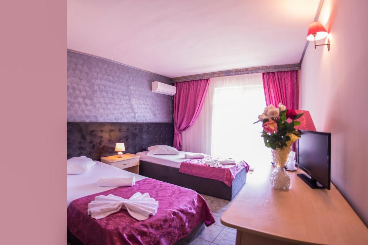 Voila Mamaia Hotel Ngoại thất bức ảnh