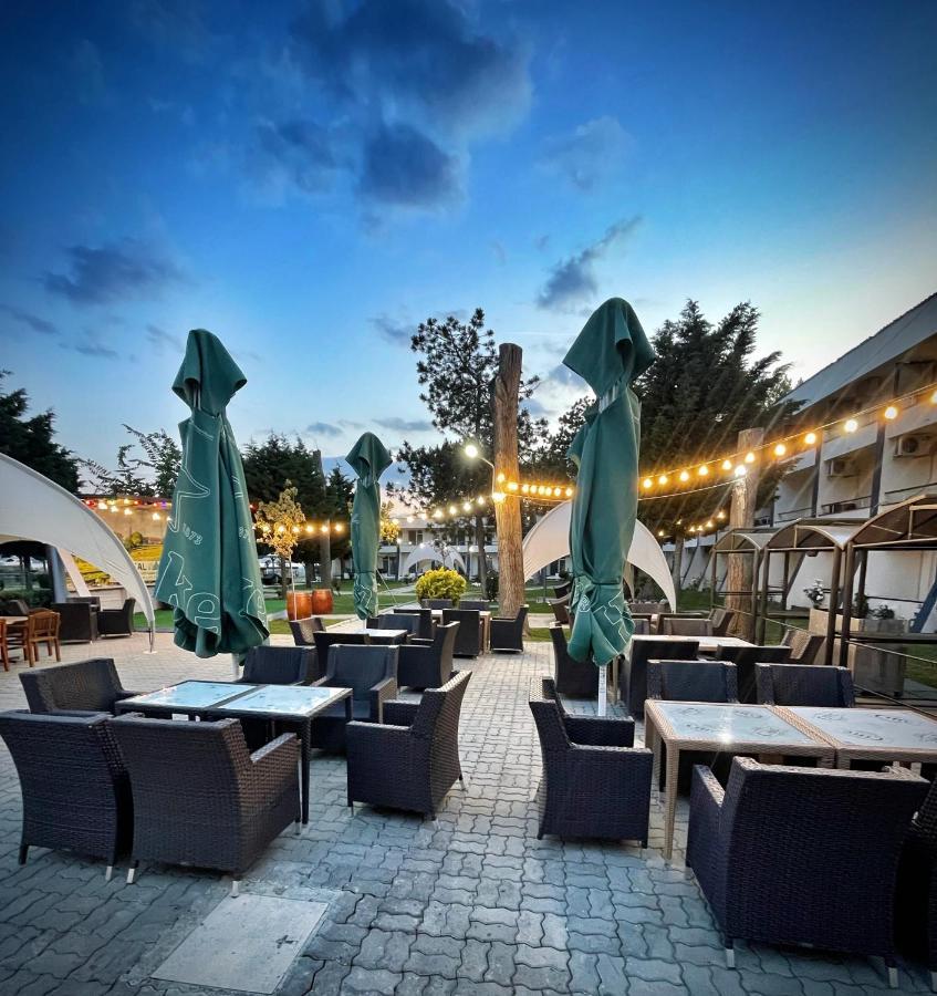 Voila Mamaia Hotel Ngoại thất bức ảnh