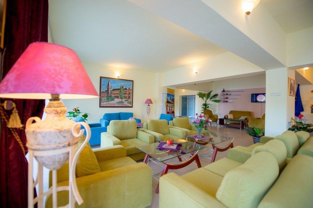 Voila Mamaia Hotel Ngoại thất bức ảnh