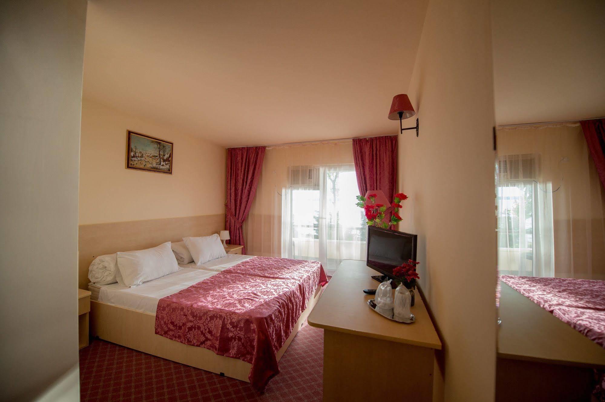 Voila Mamaia Hotel Ngoại thất bức ảnh